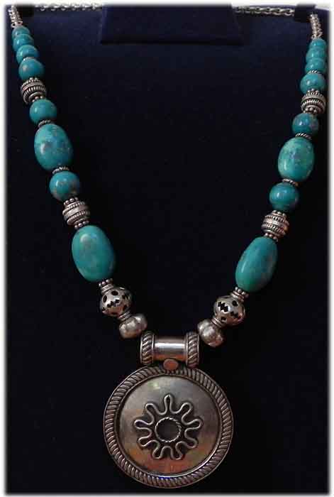 Türkiscollier mit Silber Anhänger Türkiscollier mit Silber Anhänger