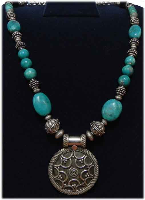 Türkiscollier mit Silber Anhänger Türkiscollier mit Silber Anhänger